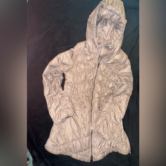 Athleta uptown down hooded puffer jacket size S pre owned - Picture 1 of 9